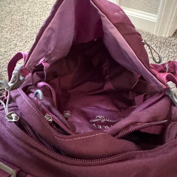 Osprey Skimmer 30 Hydration Pack Backpack with 2.5 L Bladder Insert - Picture 5 of 12